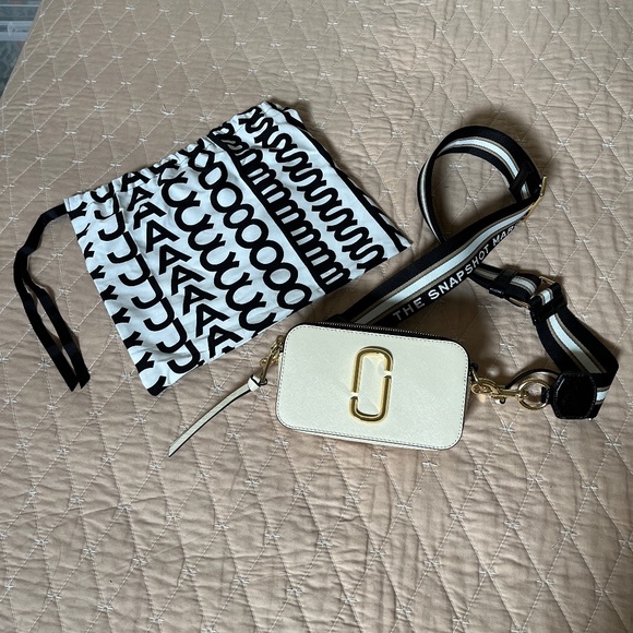 Marc Jacobs Handbags - [NWOT] Marc Jacobs The Snapshot in New Cloud White Multi